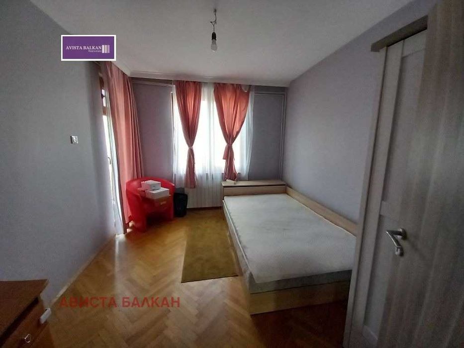 Продава се Тристаен апартамент в София, Център - 105 кв.м за 2715 €/кв.м - Снимка #1
