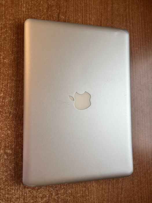 MacBook Pro 13“ (2011) + incarcator, husa