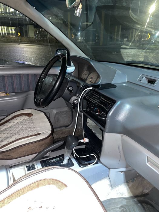 ПРОДАМ Mitsubishi Space Runner (автомат)