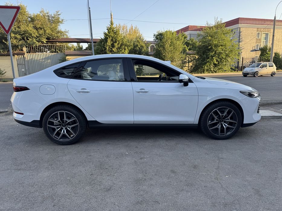Byd qin puls gibrit bez probeg bitta zaprafkada 2000 km yuradi