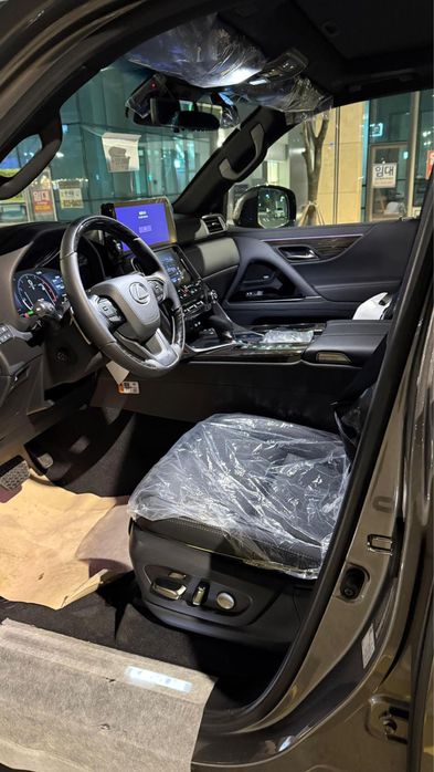 Новый Lexus LX700h Luxury 7 Seat 2026 год