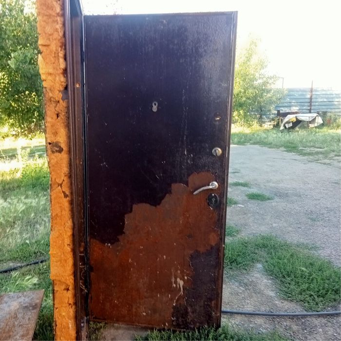 Продам дверь.          .