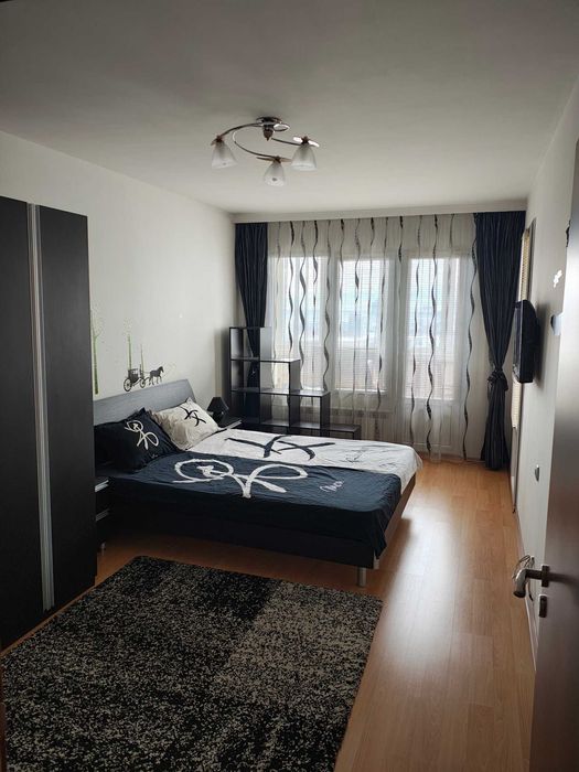 Тристаен имот в кв.Младост 1