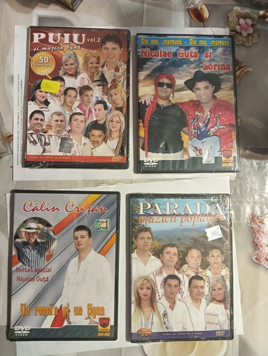 Casete și CD uri cu muzica!
