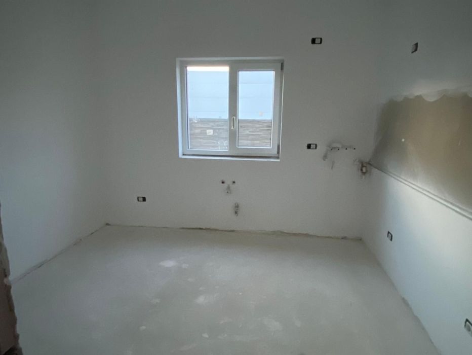 Dezvoltator vand Duplex 115mp utili la 2min de benzineria ESO Giroc