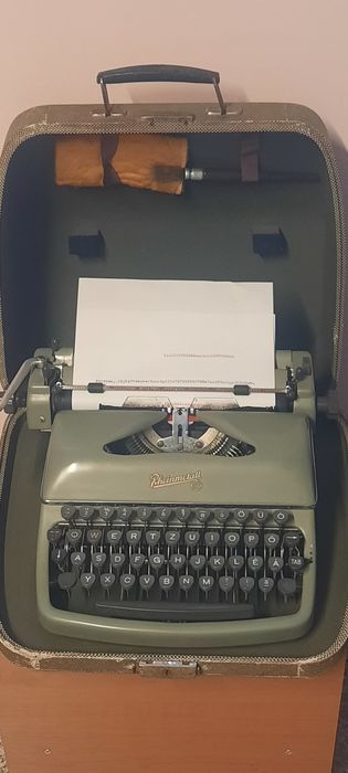 Mașină de scris Rheinmetall  impecabilă