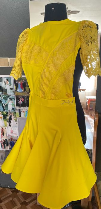 Рокля за танци съобразена с ограниченията