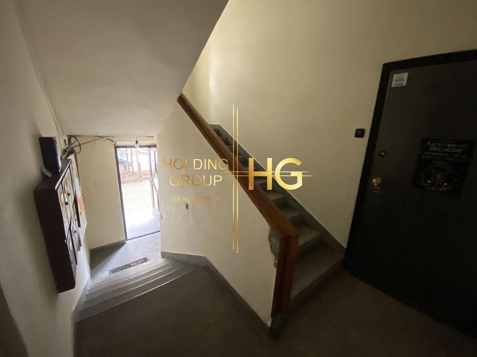 Продава се Тристаен апартамент в Варна, Център - 75 кв.м за 2267 €/кв.м - Снимка #8