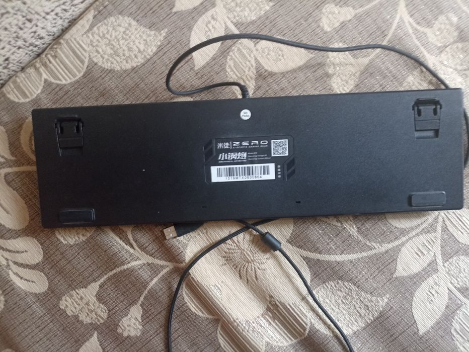 Продам клавиатуру