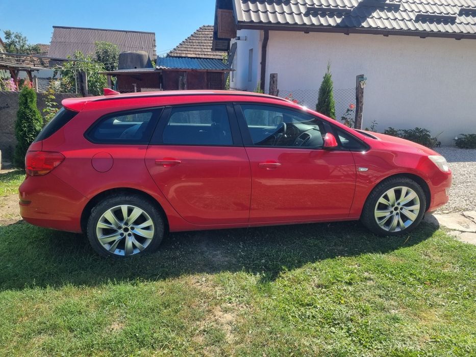 Opel Astra J motorină motor de 1.7 consum foarte mic