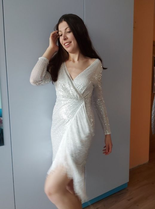 Дамска рокля с пайети и ресни