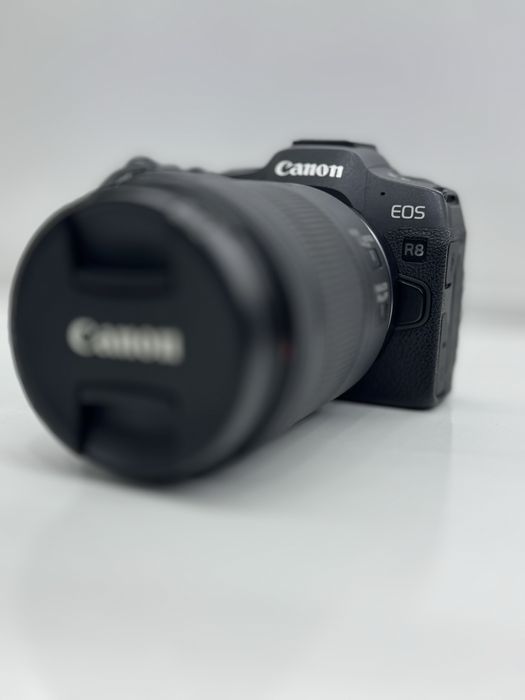 Canon R8