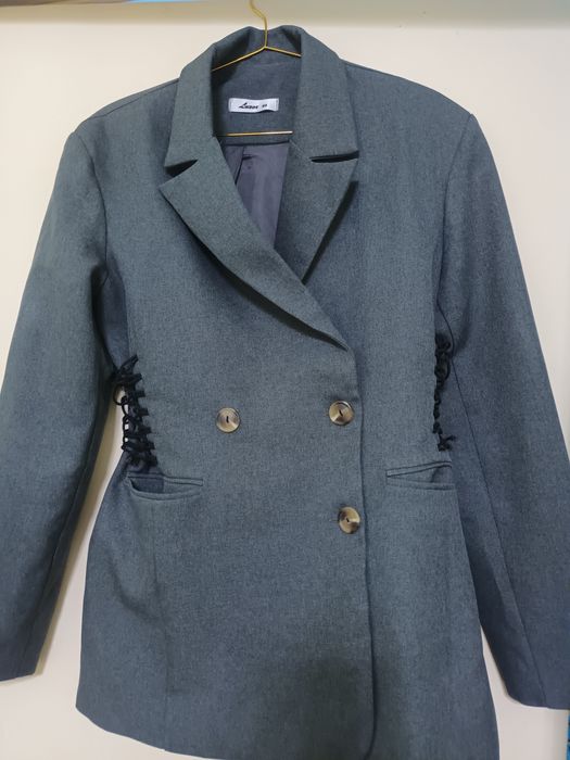 Серый Костюм как новый