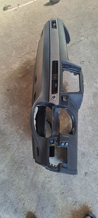 Plansa bord  BMW Seria 3 E90 E91 E92 E93 facelift 2008