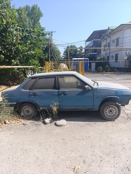 Vaz 21099 Lada sotiladi