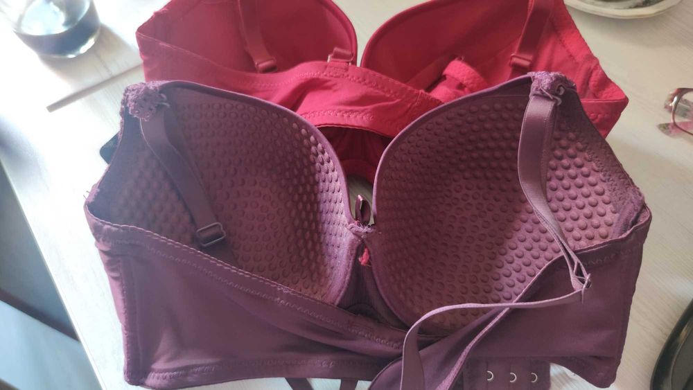 Женское белье бюстгальтеры.