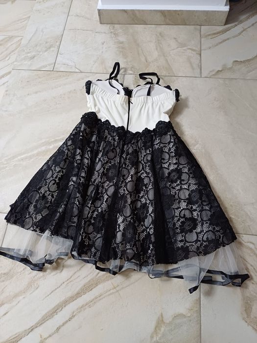 Rochie elegantă pentru petrecere