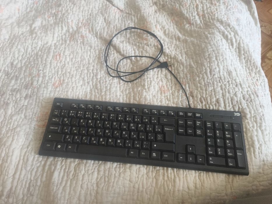 Продам клавиатуру