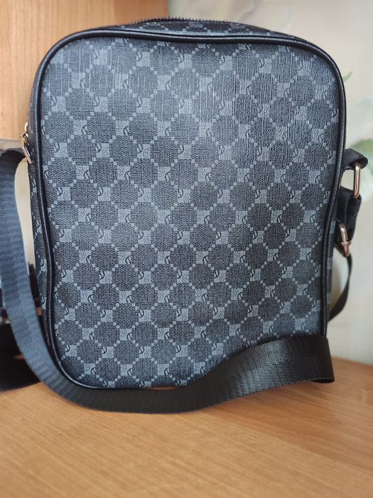 Продам новую барсетку