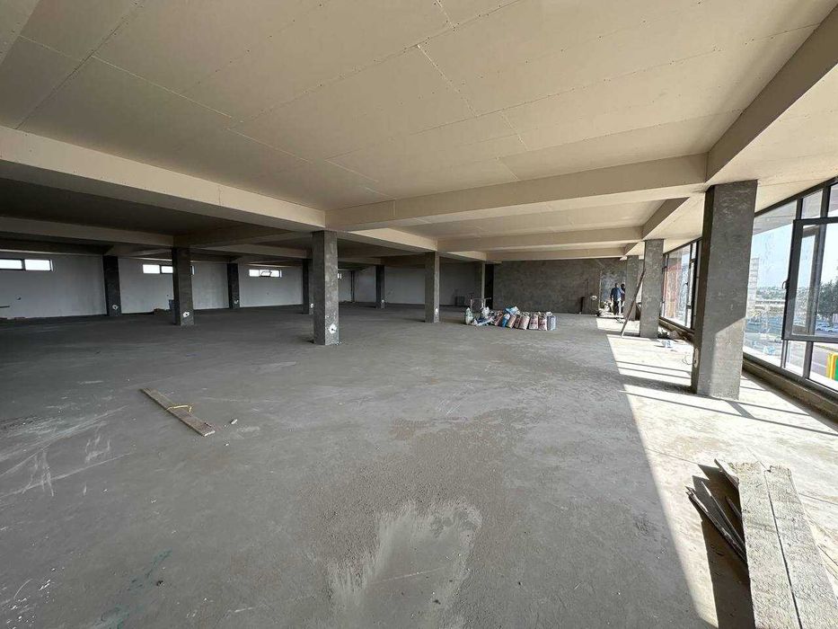 Сдам помещение 1600м2 вдоль главной дороги под фитнес / учебный центр