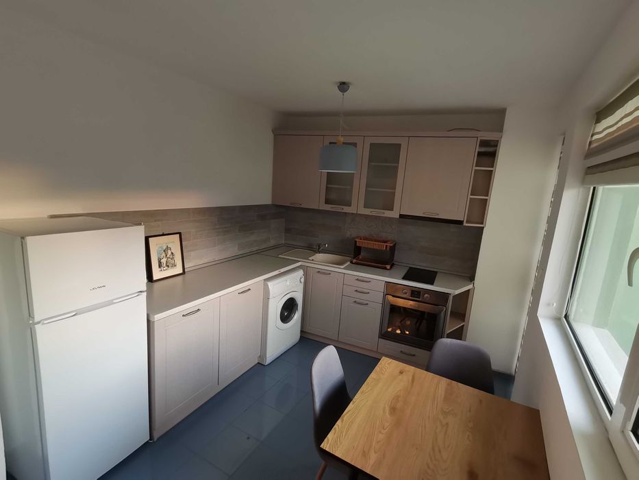 Дава се под наем Двустаен апартамент в Бургас, Възраждане - 70 кв.м за 408 € - Снимка #2