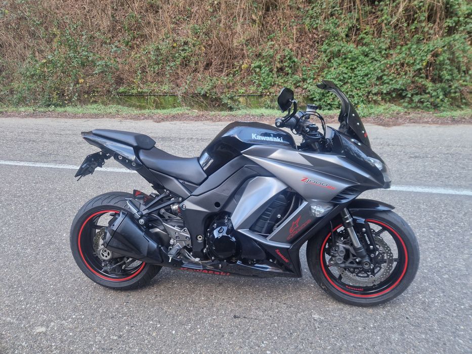 Vând Kawasaki z1000sx în stare buna pret 6800 euro neg