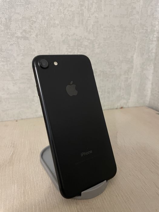 IPhone 7  black 128 gb