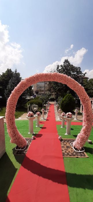 Porumbei albi și decor pentru evenimente