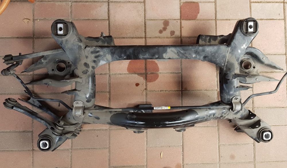 Punte spate BMW F30 F36 Seria 3, bascula, articulatie brate spate BMW