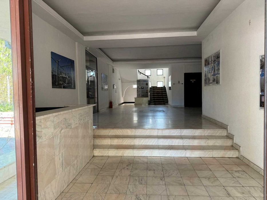 Imobil,birouri,cladire cu teren Campina