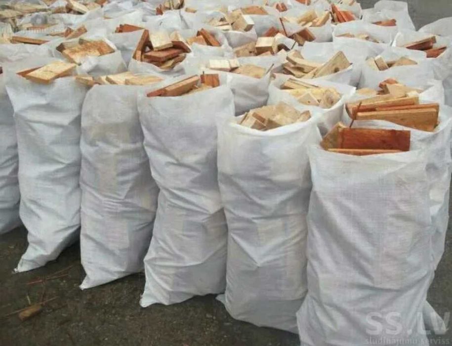 Дрова в мешках. Дрова березовые в мешках. Дрова сухие в мешках. Дрова дубовые в мешках. Дрова березовые в мешках.