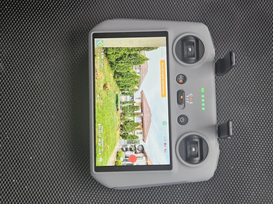 Vând drona DJI Mini 4 Pro + RC 2 + 2 baterii – în garanție!