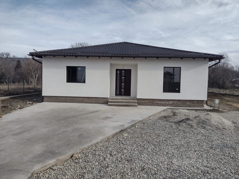 Vand case modulare cu panouri sandwich