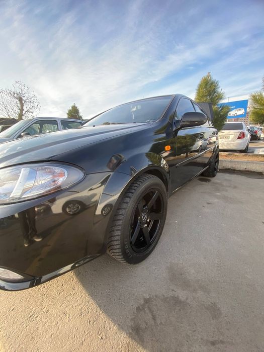 СРОЧНО ПРОДАЁТСЯ ласетти 1.8 2013года