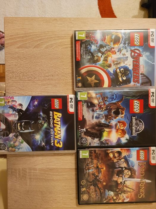 Vând jocuri Lego PC