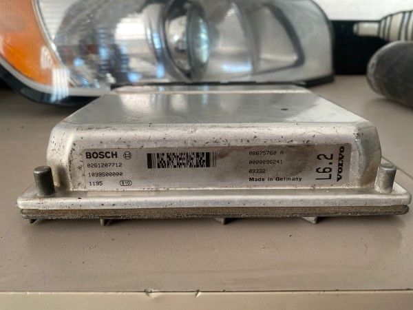 Calculator motor ECU Volvo S60 V70 08675760