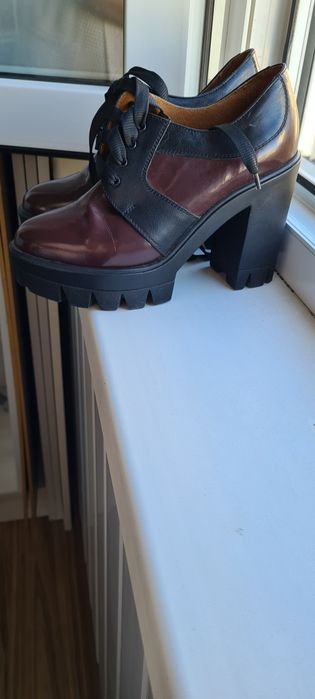 Женские Кожаные ботинки