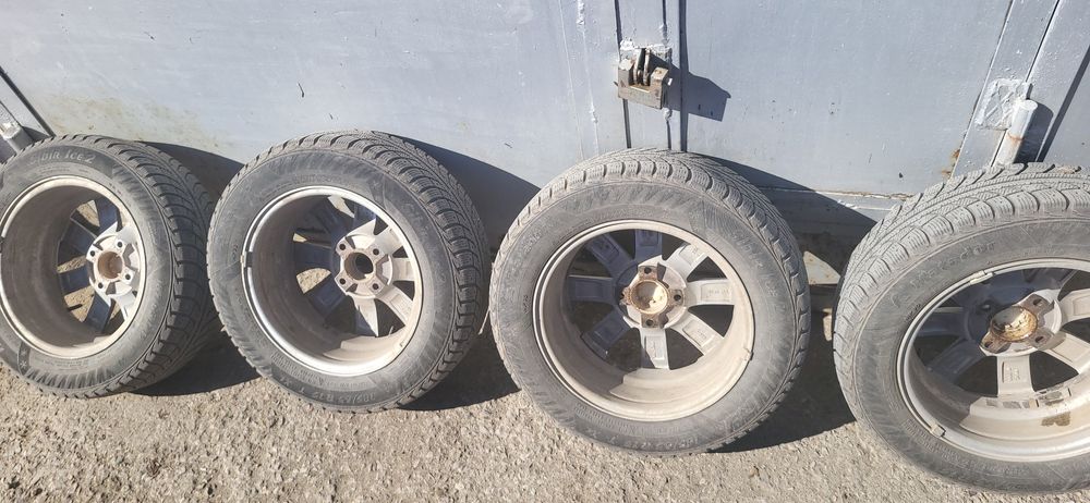 Продам шины с дисками в комплекте