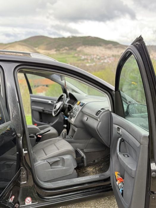 •VW Touran 1.6 FSI 116кс. Бензин на ЧАСТИ Имам и 1.9 tdi 105кс/2.0 140