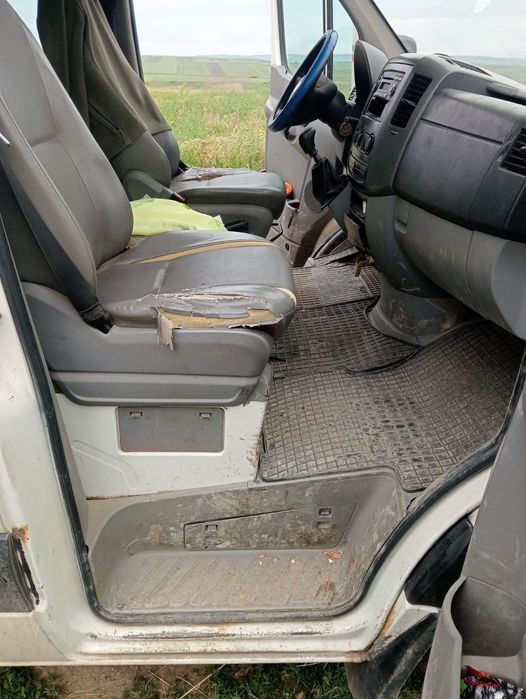 VW Crafter auto utilitara cu bena in spate 2009, 5 locuri, buna funct.