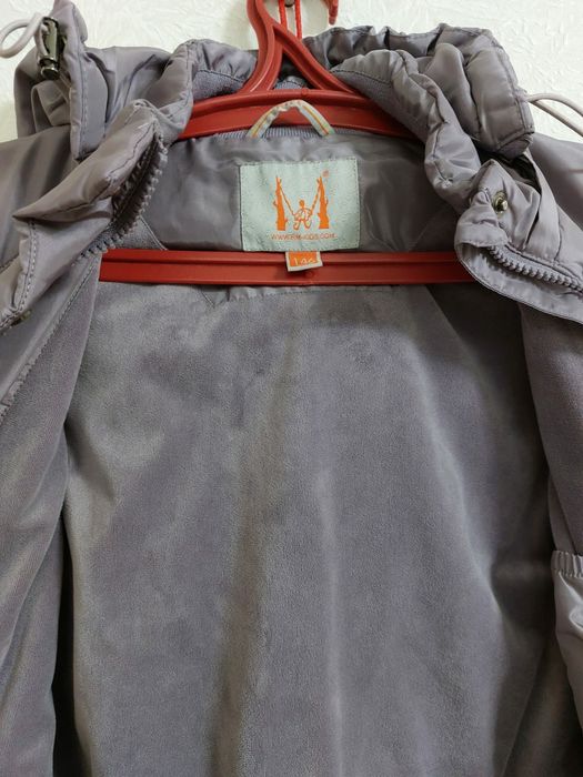 Продаётся димесезонная куртка на девочку