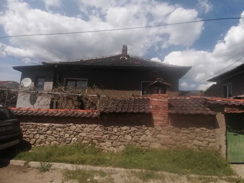 Продава се Къща в Златица - 100 кв.м за 714 €/кв.м - Снимка #2