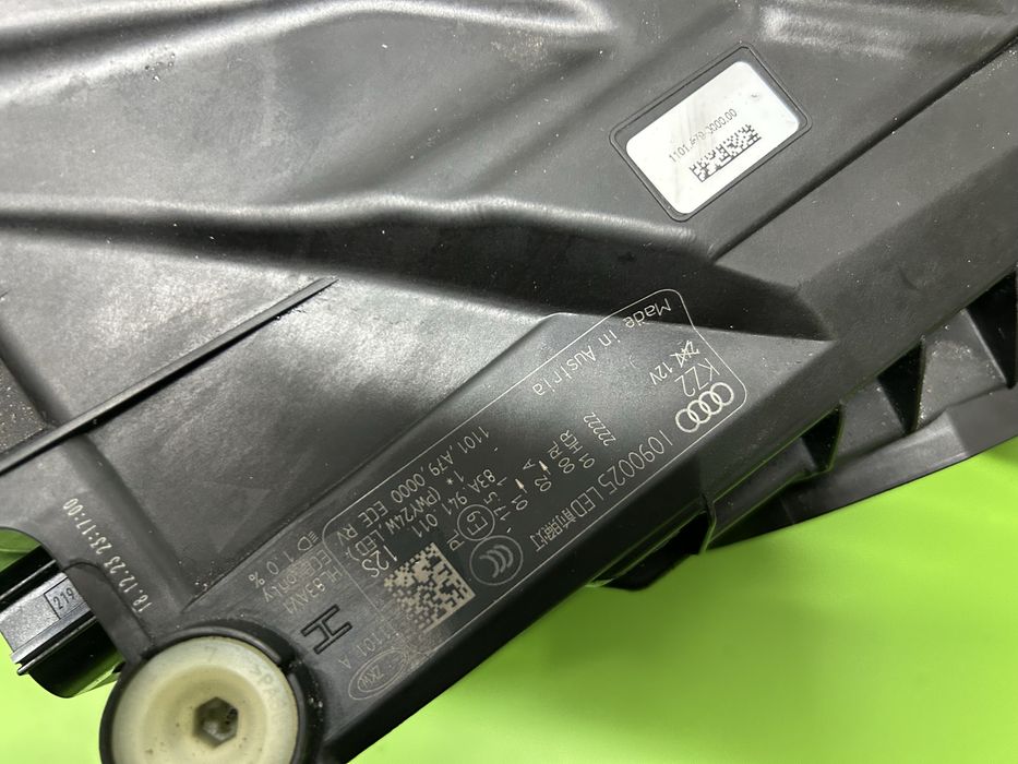 Far faruri Audi Q3 full led 2019-2023 stanga 83A941011