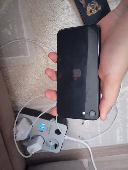 iPhone SE 2020 64гб