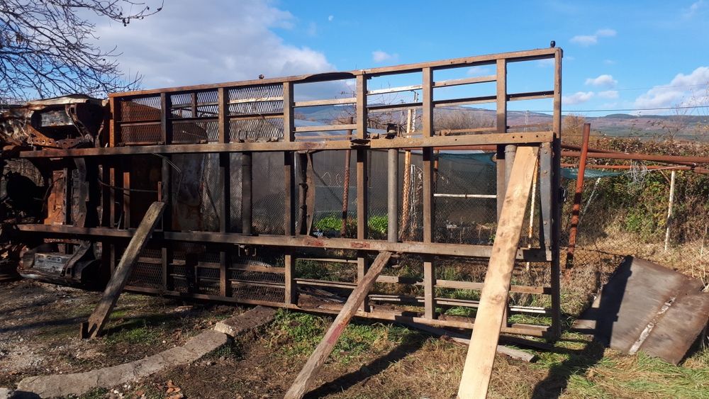 Продавам метална конструкция за каросерия от ИВЕКО