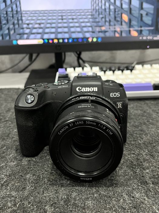 Продам Canon  eos rp с объективом 50mm