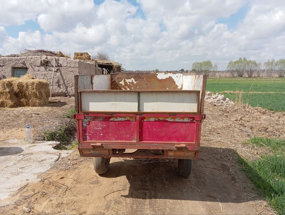 Qoʻlbola usulda yasalgan moto trak