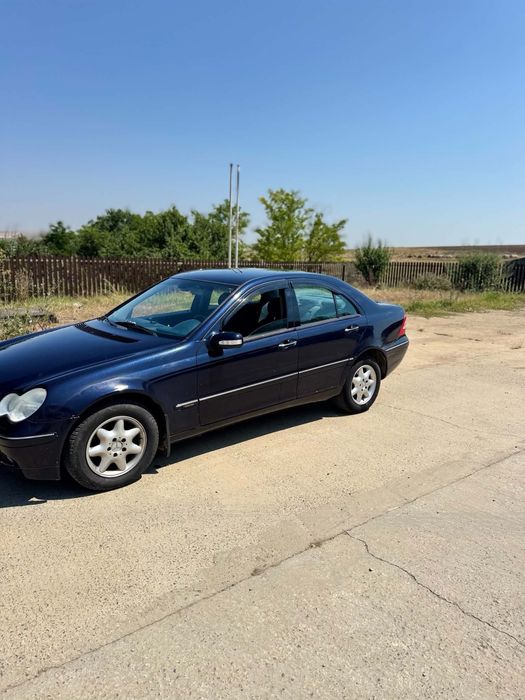 Vând Mercedes C180, benzina
