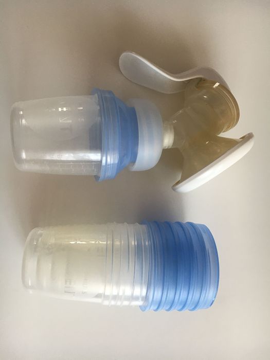 Ръчна помпа за кърма Avent с контейнери