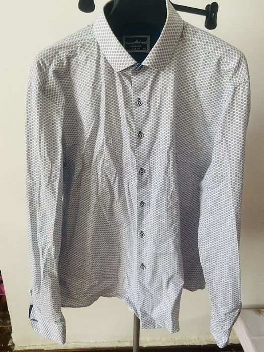 Утюг,подставка,мужская одежда